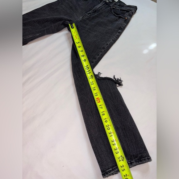 Abercrombie & Fitch Size 28/6R Black Ankle Straight Ultra High Rise Jeans - Picture 6 of 10